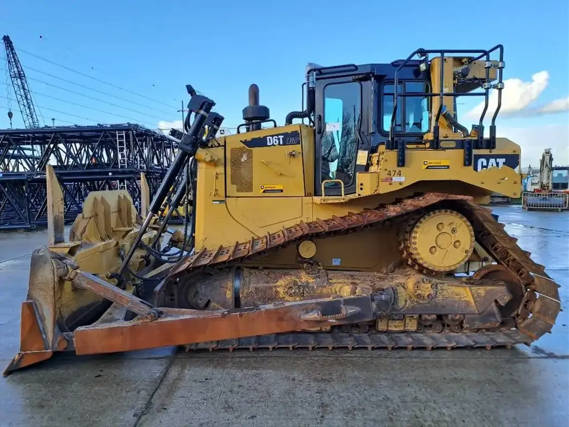 Caterpillar D 6 T LGP (Trimble GPS Prepared) Rupsdozer TrucksNL